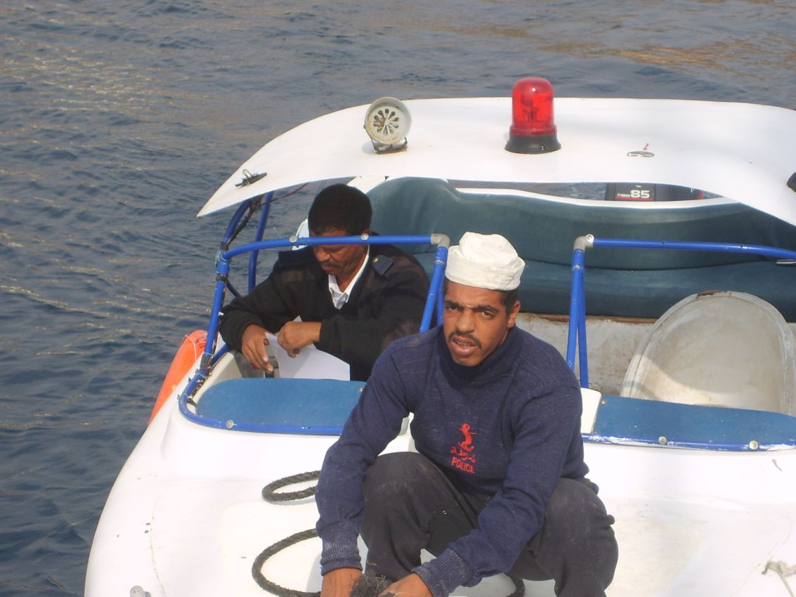 סירת משמר מצרית באה לבקרנו בהפלגה בים האדום