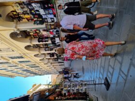 מידרחוב באי קורפו מתקופת השליטה הבריטית במקום