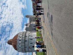 הבזיליקה בפיזה, שהיא חלק מהפרויקט שבו כלול המגדל הנטוי