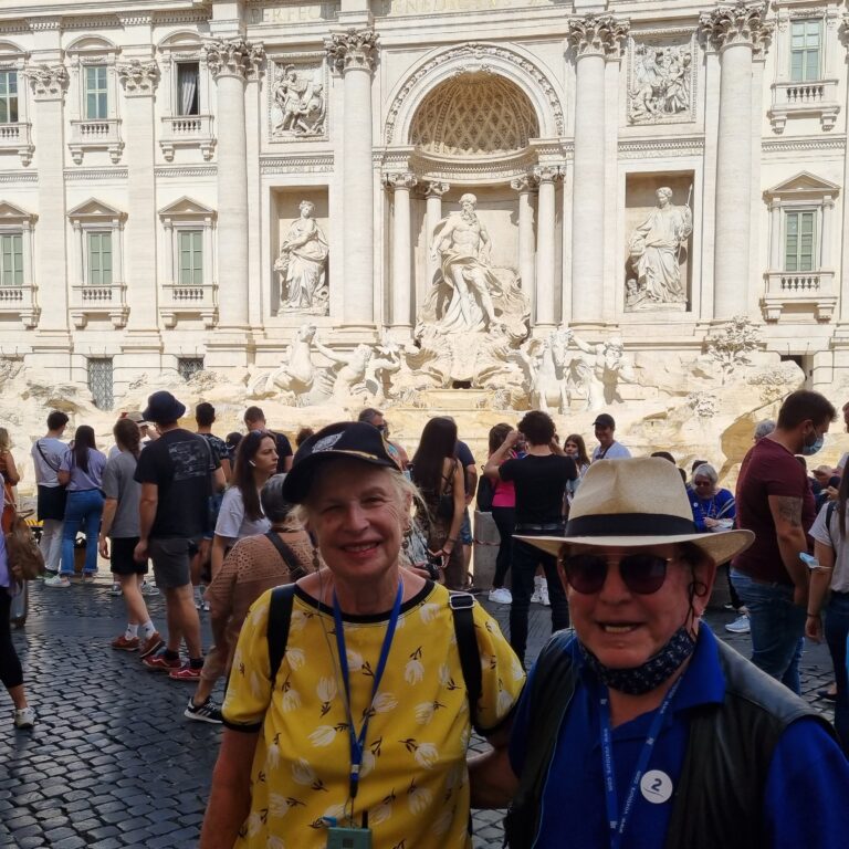 מזרקת טרווי, ביום שספרו את המטבעות תחת שמירה של המשטרה האיטלקית