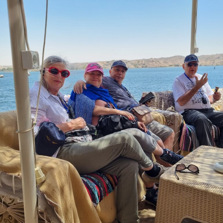 נחים לאחר הביקור באי פילו. באי זה פרחה עבודת האלים המצרים עד מותה של קליאופטרה וההשתלטות הרומאית על מצרים