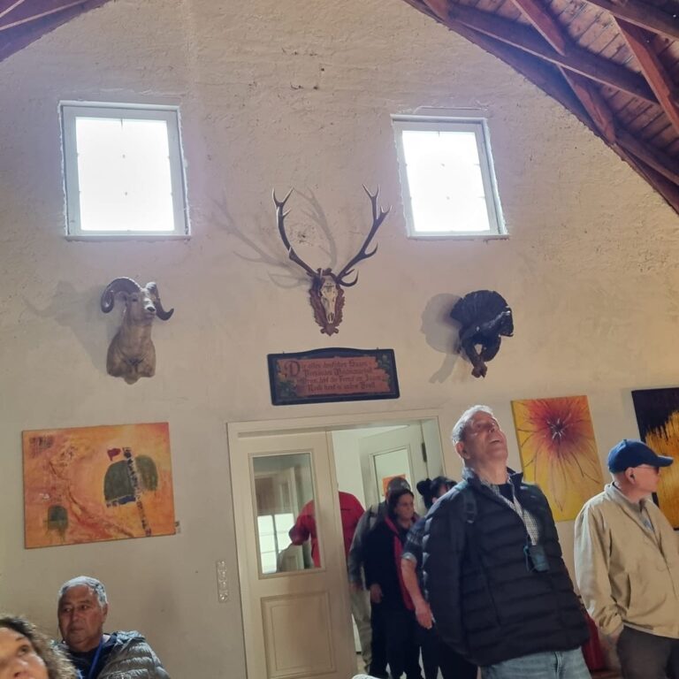 ביקור ביקב השוכן בכרמים משני צידי נהר המוזל מענבים אלו מייצרים את יין הריזלינג המעודן