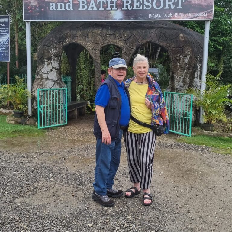 הכניסה לבריכה התת קרקעית