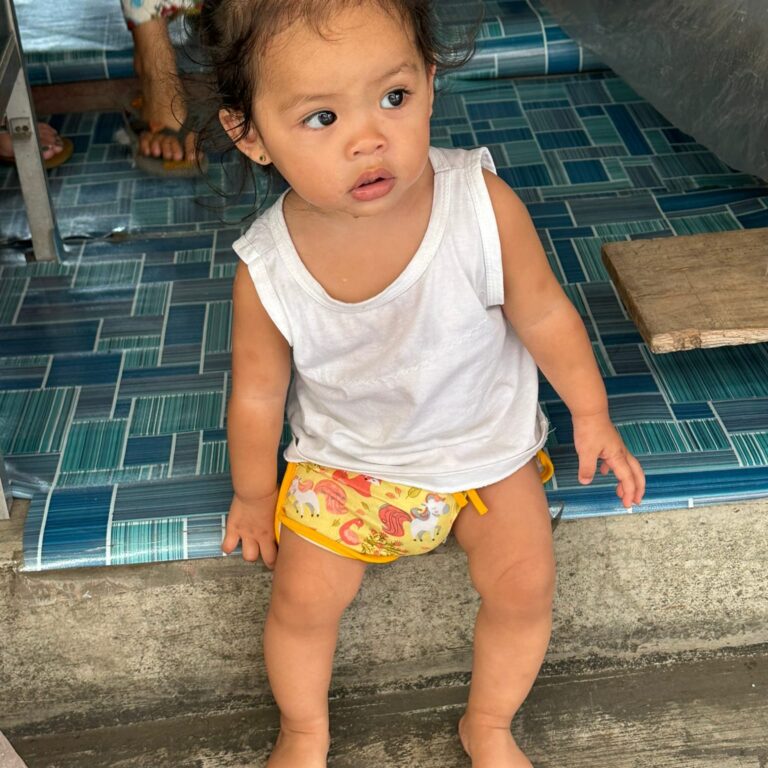 ילד מתוק בסלאם של מנילה -צילם צבי לוין