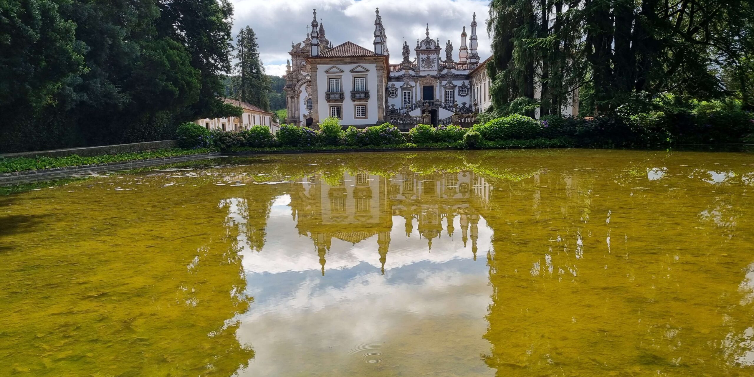 ארמון מטיאש כך חיו עשירי פורטוגל