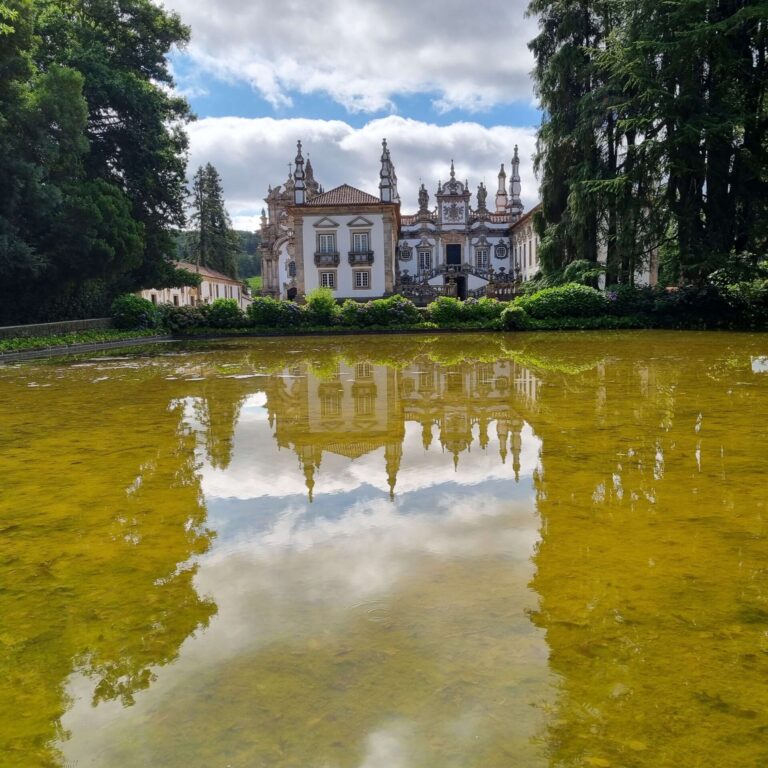ארמון מטיאש כך חיו עשירי פורטוגל
