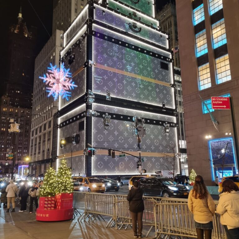 הכנות לכריסמס בשדרה החמישית