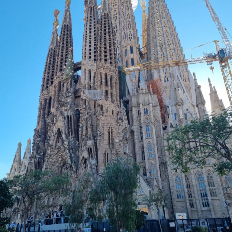 הקתדרלה הבלתי נגמרת של גאודי בברצלונה