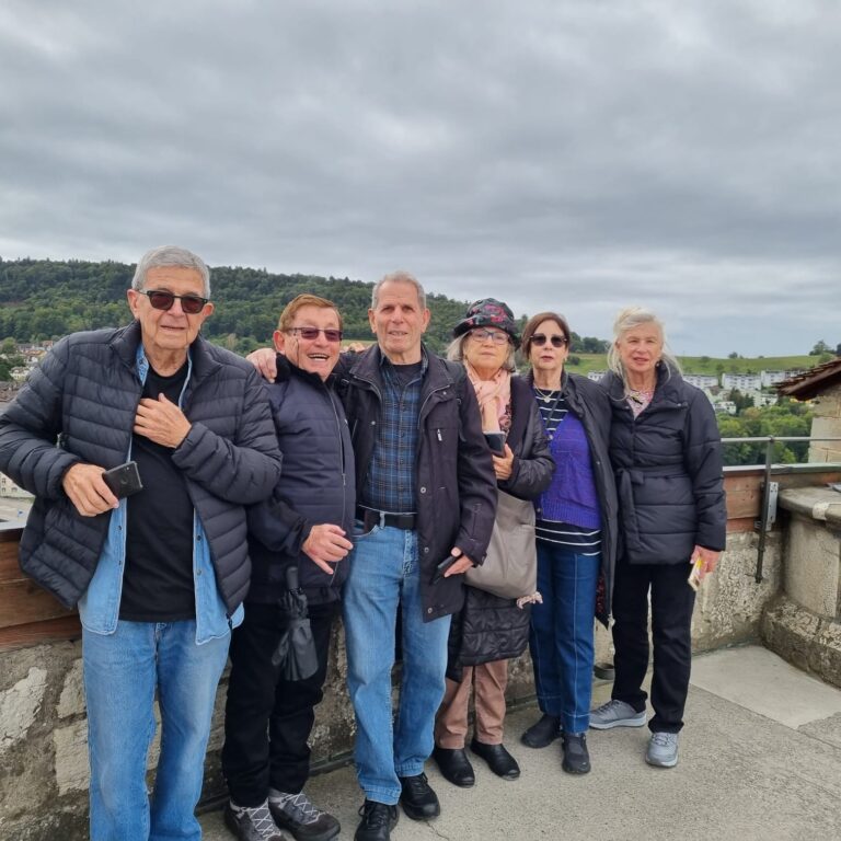 חבורת המוסקטרים שנהנתה בכל רגע