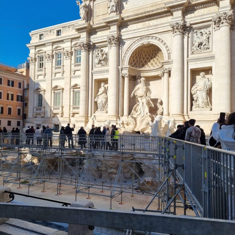 מזרקת טרווי של ברניני בשיפוצי