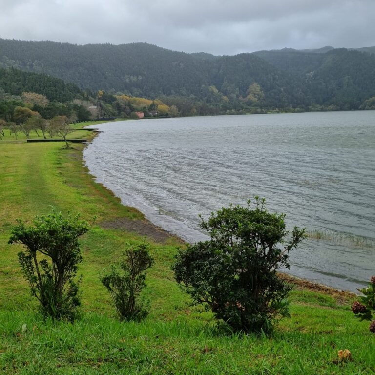 ממראות האגם הפנימי בפונטה דלגאדה