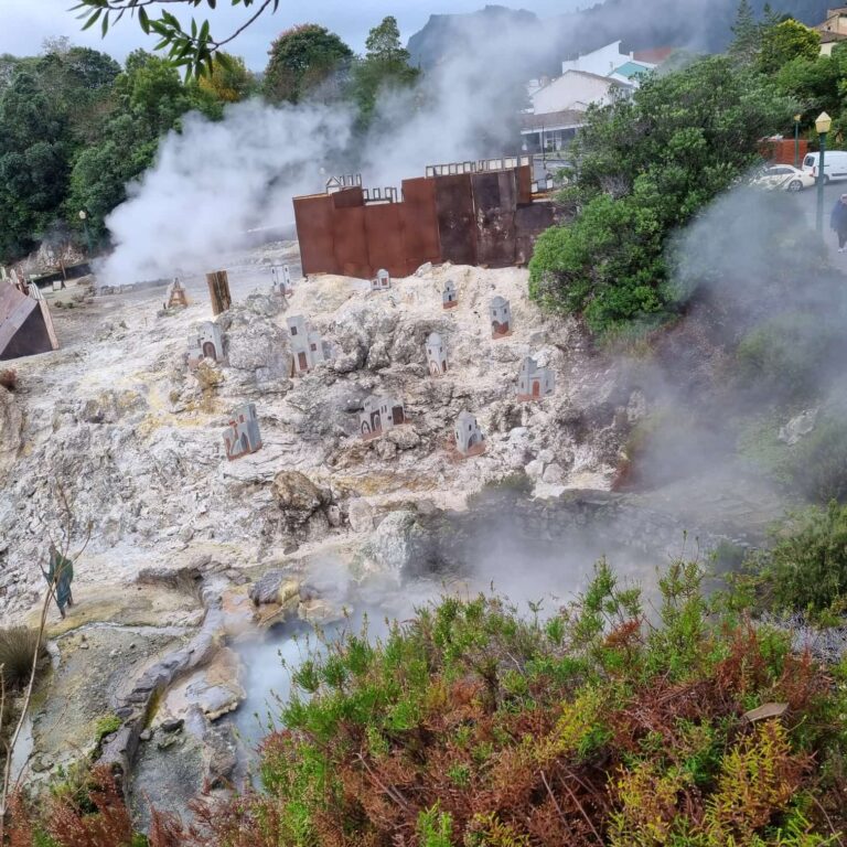 מראה האיזור הוולקאני שמכינים אותו לחגיגות הכריסמס