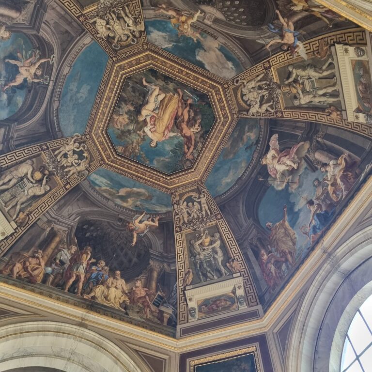 מתקרות הותיקן