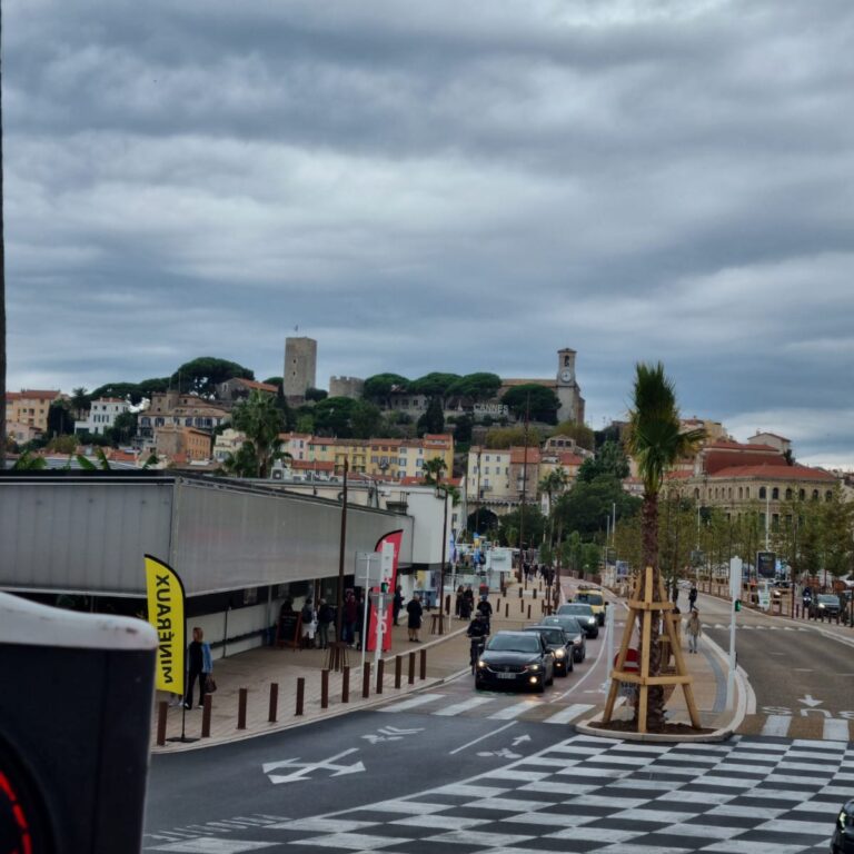 נוף העיר העתיקה של קאן