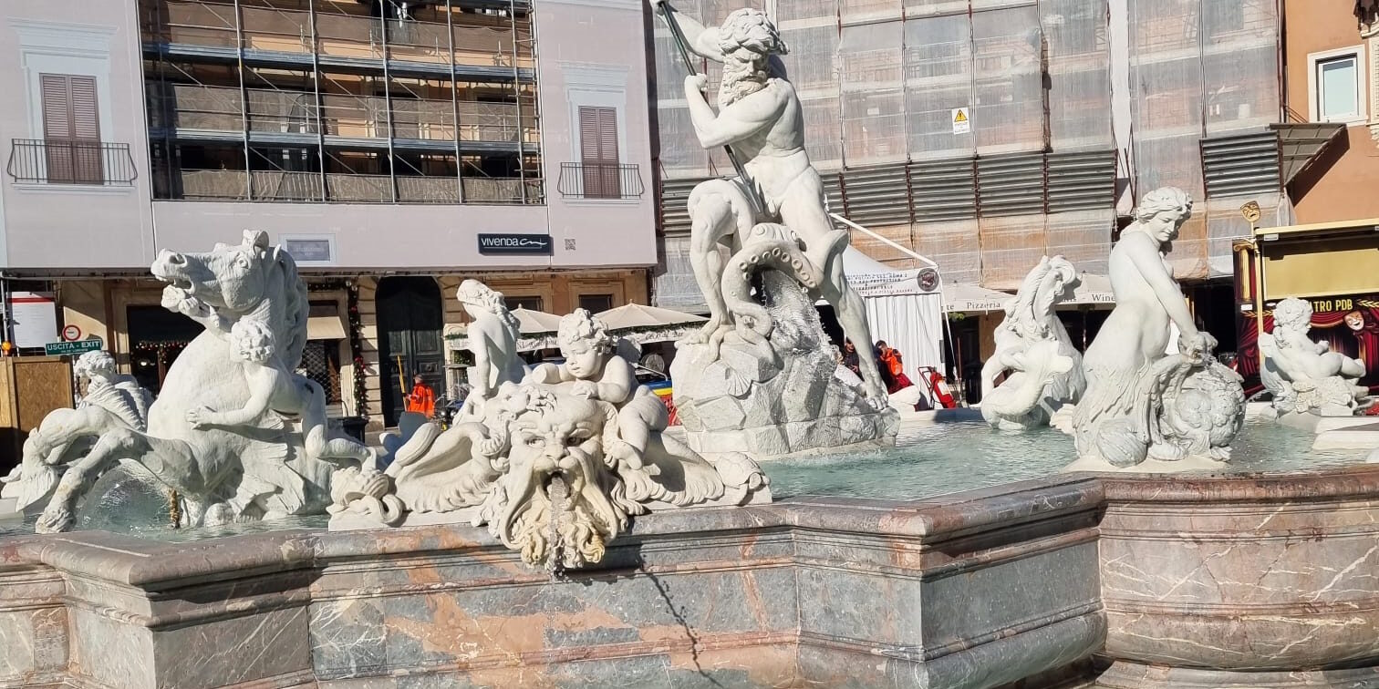 אחת המזרקות בפיאצה נבונה