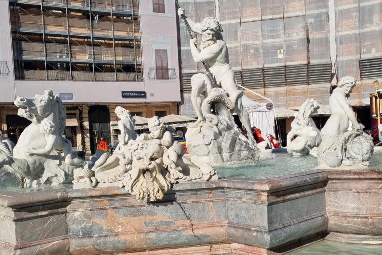 אחת המזרקות בפיאצה נבונה