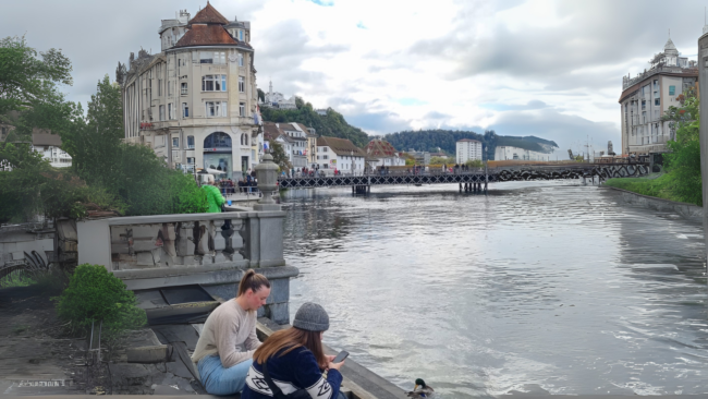 ציריך על שפת אגם ציריך עיר מרשימה שמיועדת לאנשים שאין להם בעיות כספיות