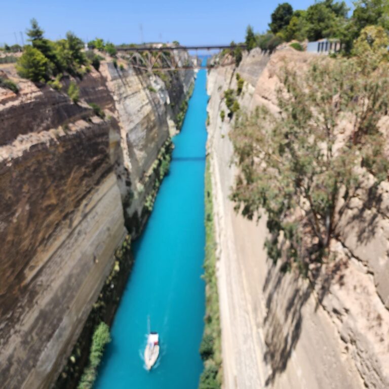 תעלת קורינטוס המדהימה שנחצבה בידי עבדים יהודים אחרי מרד בר כוכבא