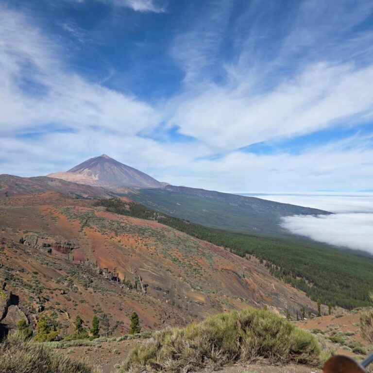מראה הר הגעש טיידה בטננריף ממרחק בטוח