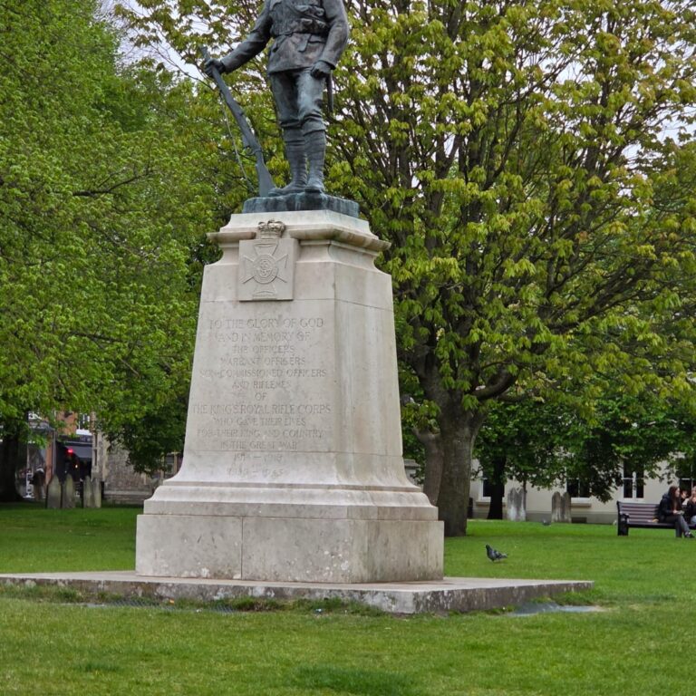 פסל לזכרם של החיילים האנגלים במלחמת העולם הראשונה