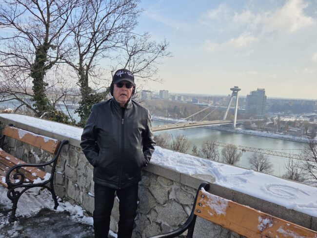 1000169406 מבט מהטירה על נופה של ברטיסלבה